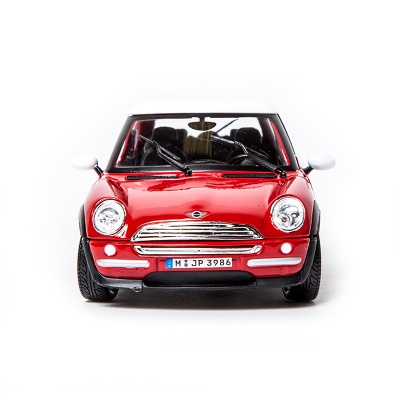 Модель автомобиля 1:24 MINI COOPER (Мини Купер) Bburago 18-22055