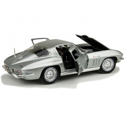 Модель автомобиля 1:18 - Chevrolet Corvette 1965 Maisto 31640