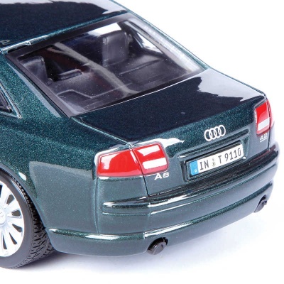 Audi A8 Ауди модель автомобиля 1:26 MAISTO 31971