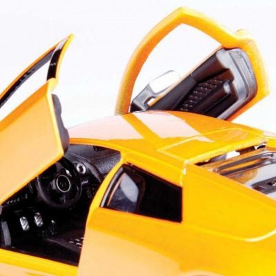 Модель автомобиля сборная 1:24 Lamborghini Murcielago 2001 (Ламборгини Мурчелаго) Bburago 18-25018