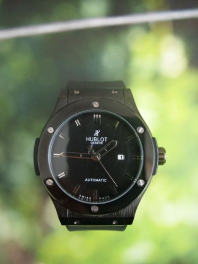 Часы наручные мужские HUBLOT Classic Fusion 581.CM.1110.RX реплика