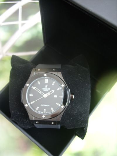 Часы наручные мужские HUBLOT Classic Fusion 581.CM.1110.RX реплика